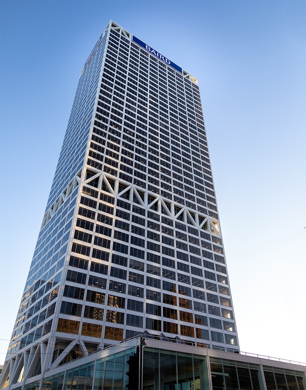  Silver Lakesign atop headquarters at US Bank Center in Milwaukee